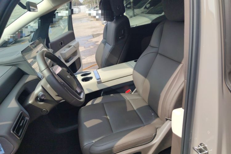 Used Li Auto MEGA 2024 Ultra Model
