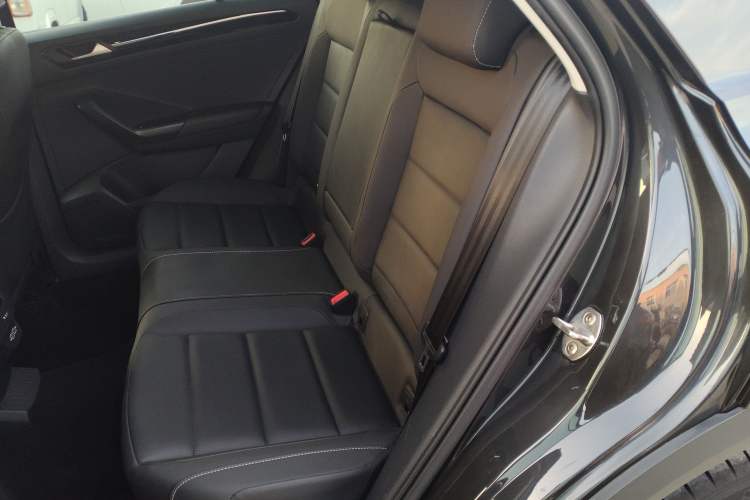 Used Volkswagen T-ROC 2021 280TSI DSG Two-Wheel Drive Comfort Connect Edition
