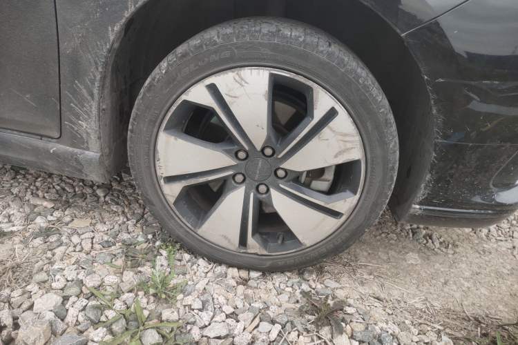Used BAIC Beijing EU7 2019 Yifeng Edition Right Front Wheel Hub