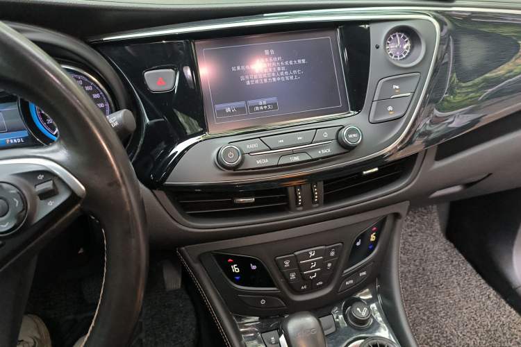 Used Buick Envision 2016 20T Two-Wheel-Drive Elite Model
