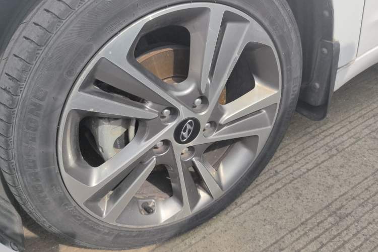 Used Hyundai Elantra (6th Generation / Lingdong) 2016 1.6L Automatic ZhiXuan – Elite Version Left Front Wheel Hub
