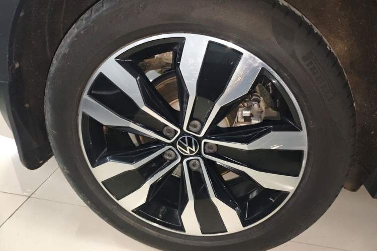 Used Volkswagen Tiguan L 2022 330TSI Automatic Two-Wheel Drive R-Line Flagship Edition
