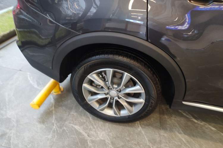 Used Roewe RX5 2023 PLUS 330TGI Automatic Trendsetting Smart Edition