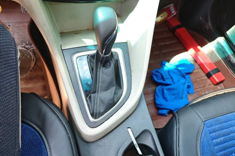 Used Buick GT 2015 15N Automatic Elite Version Gear Lever