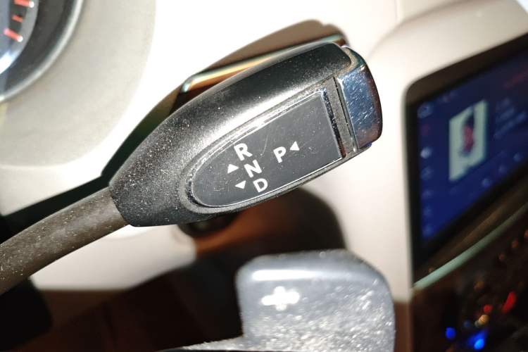 Used Mercedes-Benz R-Class 2010 R 350 L 4MATIC