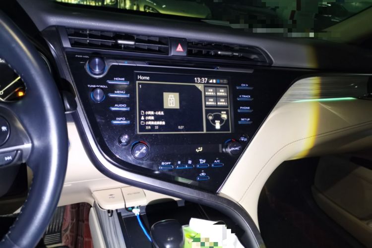 Used Toyota Camry 2018 Dual-Engine 2.5 HG Luxury Edition Audio And AC Panel