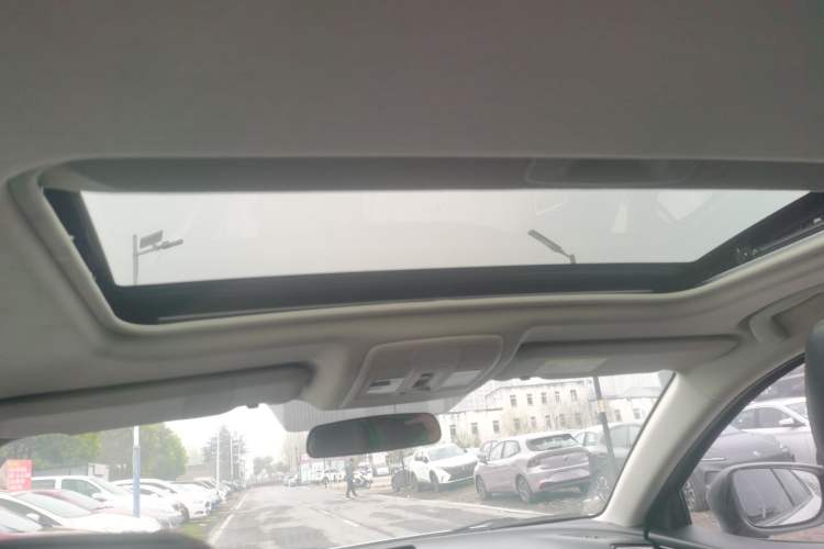 Used Mazda 3 Axela 2016 Hatchback 2.0L Automatic Sport Model
