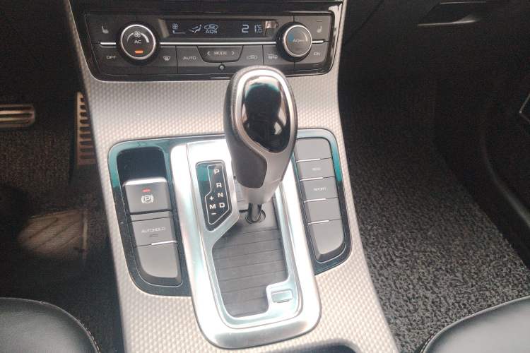 Used Geely Auto Emgrand GS 2016 Sport Edition 1.3T Automatic ZhenShang Model Gear Lever