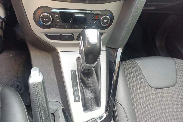 Used Ford Focus 2012 Hatchback 2.0L Automatic Luxury Sport Model