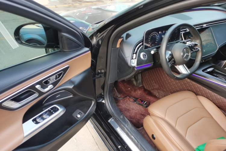 Used Mercedes-Benz E-Class 2024 Facelift E 300 L Fashion Sport Edition
