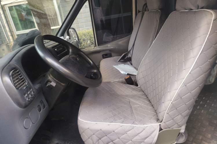 Used Ford Classic Transit 2013 2.8T Diesel Ice White Logistics Vehicle Long Wheelbase Mid-Roof Design – JX493ZLQ4