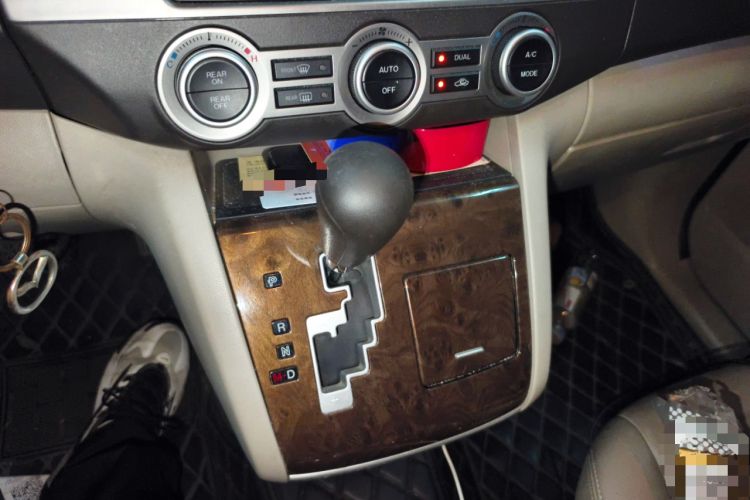 Used Mazda 8 2013 2.5L Elite Edition Gear Lever