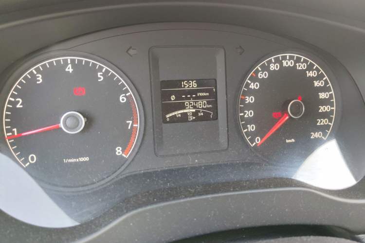 Used Volkswagen Sagitar 2014 1.6L Manual Comfort Model Odometer Close Up