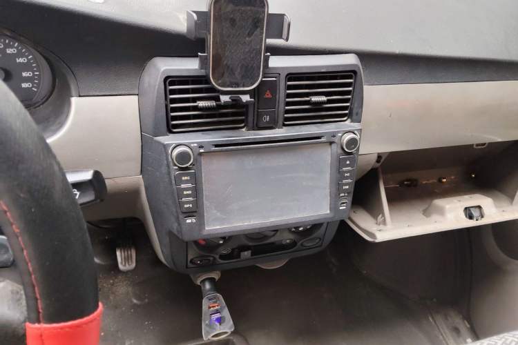 Used Wuling Rongguang 2011 1.2L Standard Version Audio And AC Panel