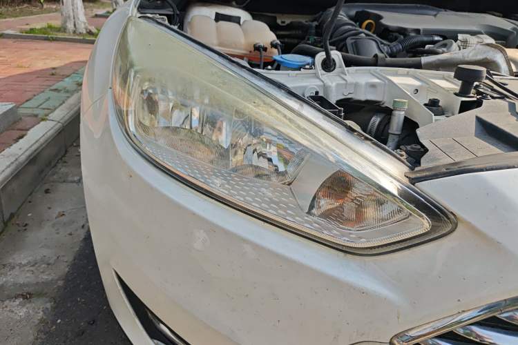 Used Ford Focus 2015 Sedan EcoBoost 125 Manual – Ultra-Style Edition