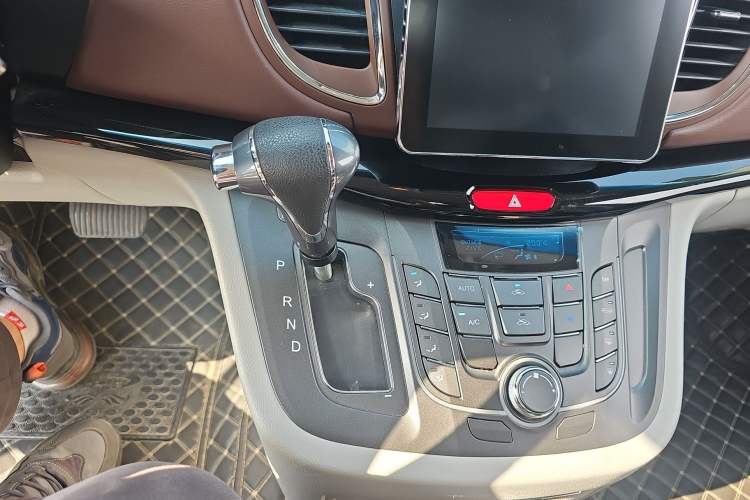 Used JAC Refine L5 2022 2.0T Automatic Business Edition