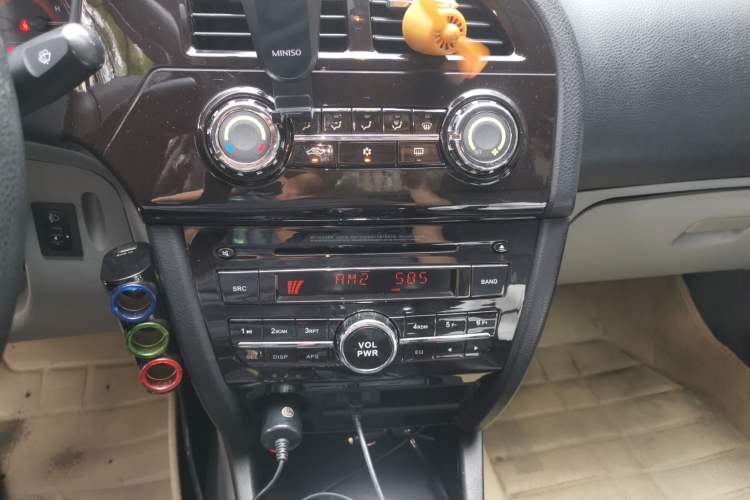 Used Soueast V3 Lingyue 2014 1.5L Manual Style Value Edition
