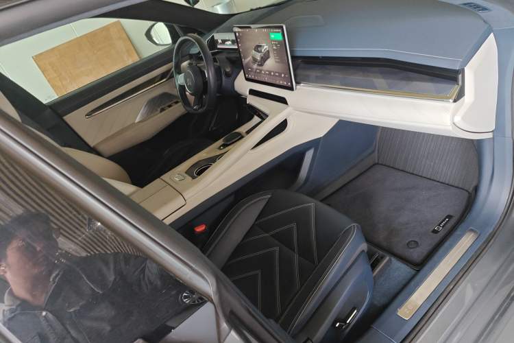 Used Zeekr 001 2021 Ultra-Long Range Dual-Motor YOU Version
