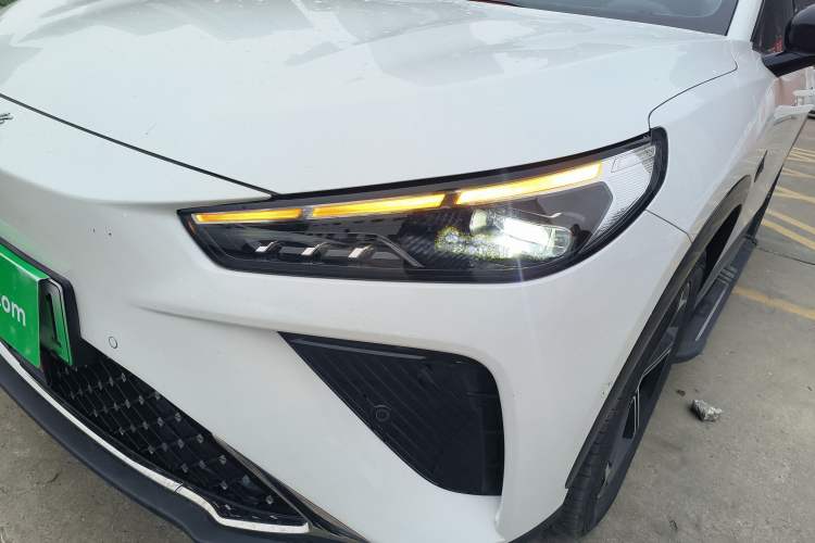 Used NETA L 2024 Extended-Range 310 Flash Charge PRO Edition Left Front Headlight