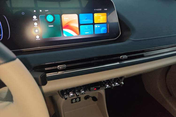 Used ORA Good Cat 2021 400km Standard Range Venus Edition Lithium Iron Phosphate Audio And AC Panel