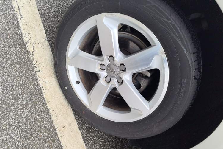 Used Audi Q5 2017 40 TFSI Ambition Edition Right Rear Wheel Hub