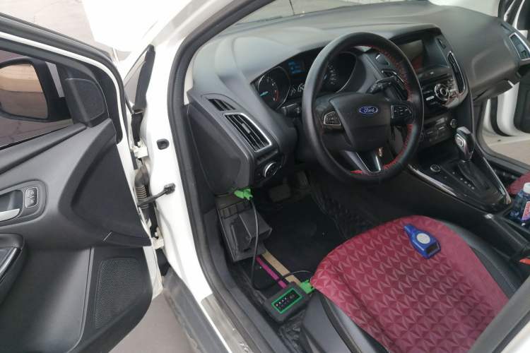 Used Ford Focus 2015 Hatchback EcoBoost 125 Automatic Supreme Style Edition