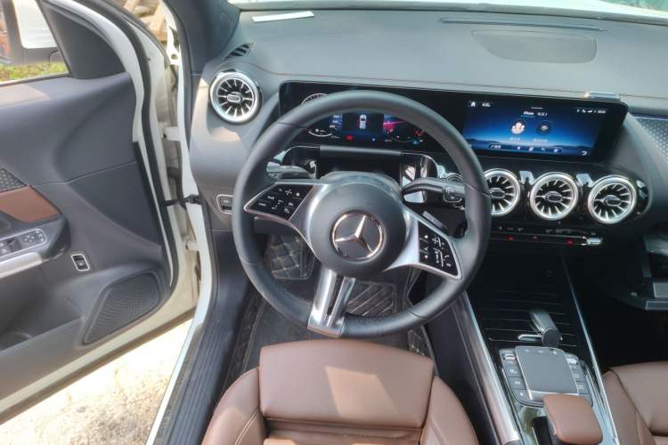 Used Mercedes-Benz GLA 2024 GLA 220 Steering Wheel