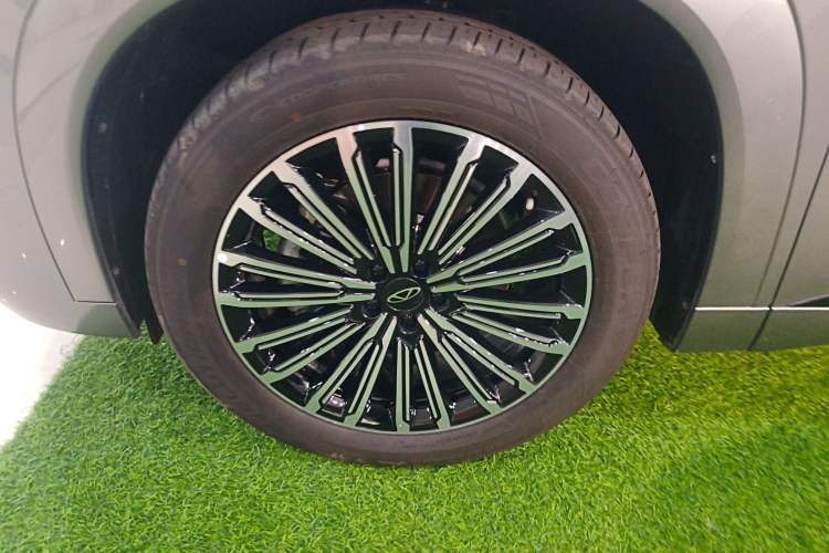 Used Chery Tiggo 9 C-DM 2025 1.5T 106KM Enjoy Edition 7 Seats Lithium Iron Phosphate Left Front Wheel Hub