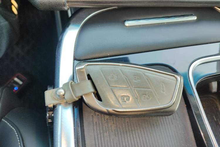 Used SAIC MAXUS G90 2022 2.0T Galaxy Seven-Seater Version
