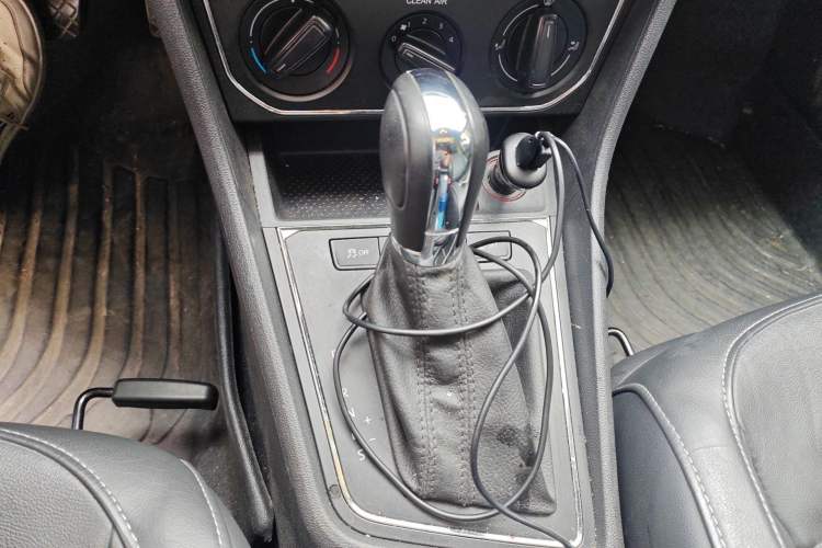 Used Volkswagen Lavida 2015 1.6L Automatic Comfort Edition