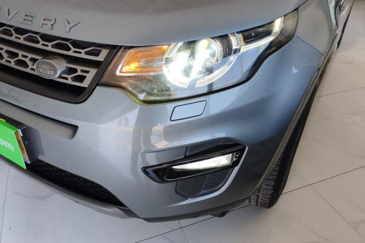 Used Land Rover Discovery Sport 2017 2.0T SE Left Front Headlight