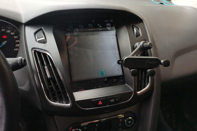 Used Ford Focus 2012 Hatchback 1.6L Automatic Fashion Edition
