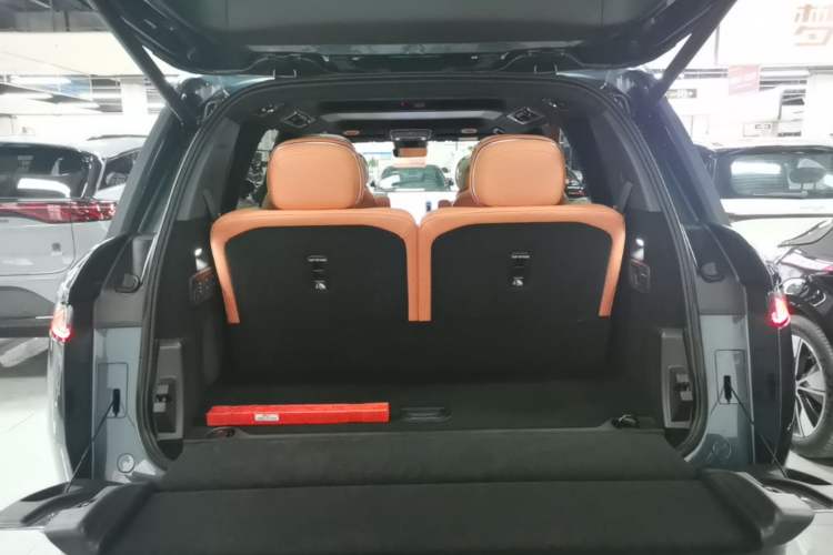 Used Lynk & Co 900 2025 2.0T Ultra
