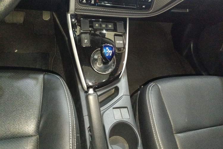 Used Toyota Levin 2017 Revised Dual-Engine 1.8H GS E-CVT Elite Sunroof Version China V Standard