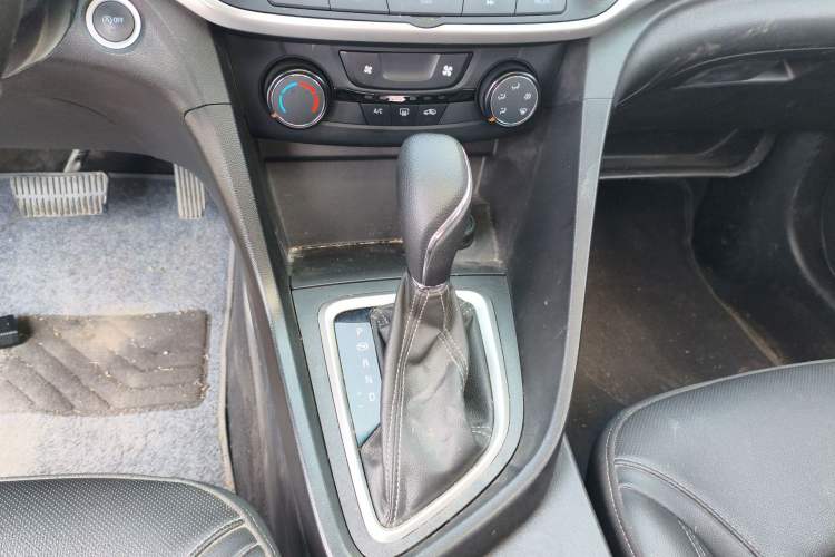 Used Buick GT 2021 1.3T Automatic Mild Hybrid Elite Version Gear Lever