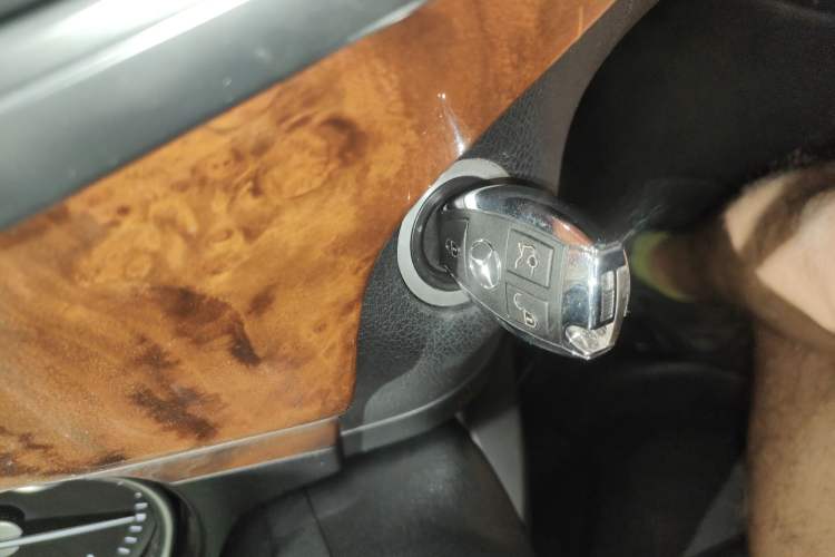 Used Mercedes-Benz M-Class 2014 ML 400 4MATIC Dynamic Model