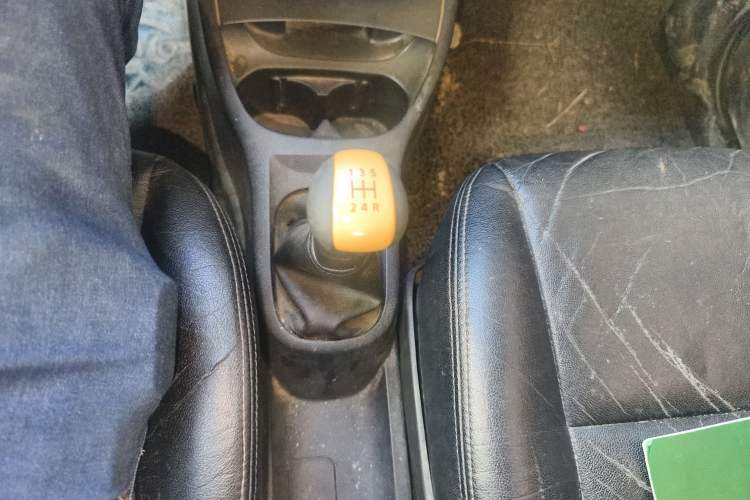 Used Nissan Livina 2010 Jingyue Edition 1.6L Manual All-Around Model
