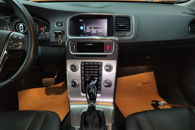 Used Volvo S60 2019 S60L Facelift T5 Intelligent Advanced Edition
