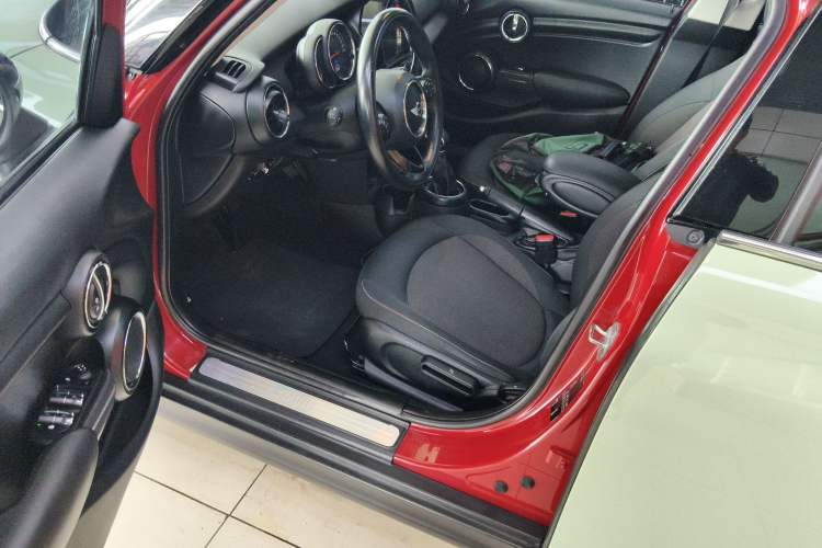 Used MINI 2016 1.2T ONE Pioneer Edition Five-Door Version
