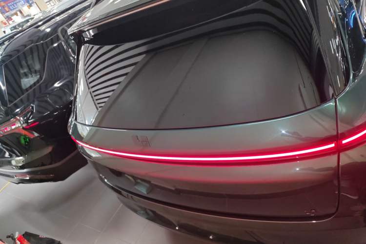 Used Li Auto L8 2023 Pro Model Rear