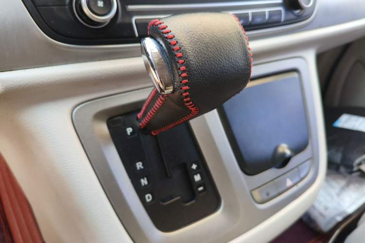 Used SAIC MAXUS G10 2014 2.0T Automatic Elite Edition
