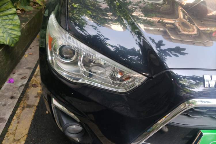 Used Mitsubishi ASX 2013 2.0L Manual Two-Wheel Drive Comfort Edition Right Front Headlight