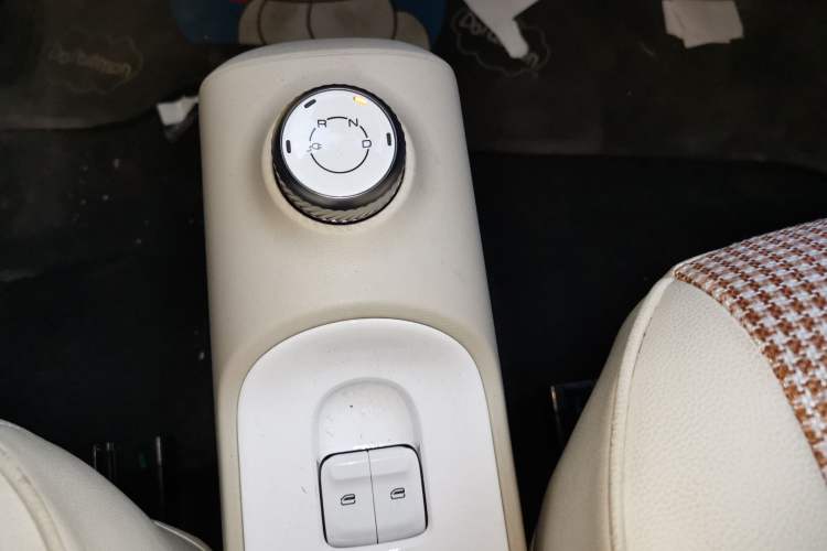 Used Wuling Hongguang MINIEV 2024 3rd Generation 215km Youth Edition Gear Lever