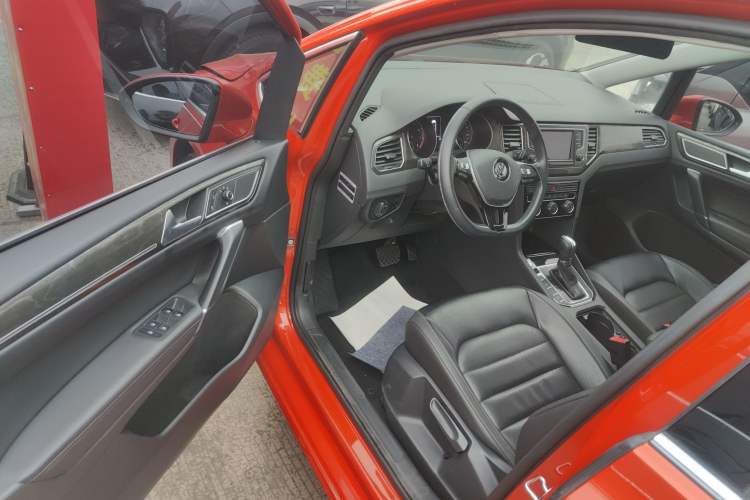 Used Volkswagen Golf Sportsvan 2016 230TSI Automatic Luxury Version