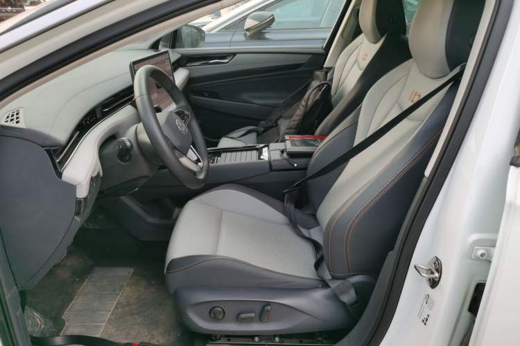 Used Volkswagen ID.7 VIZZION 2024 AIR model Left Front Seat