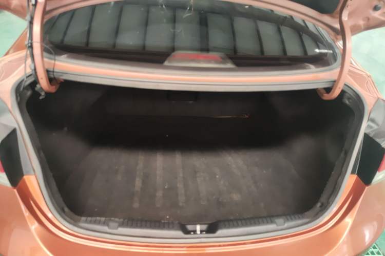 Used Hyundai Elantra (5th Generation / Langdong) 2012 1.6L Manual Leading Model
