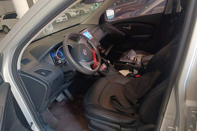 Used Hyundai ix35 2012 2.0L Automatic Two-Wheel Drive New Edition GL
