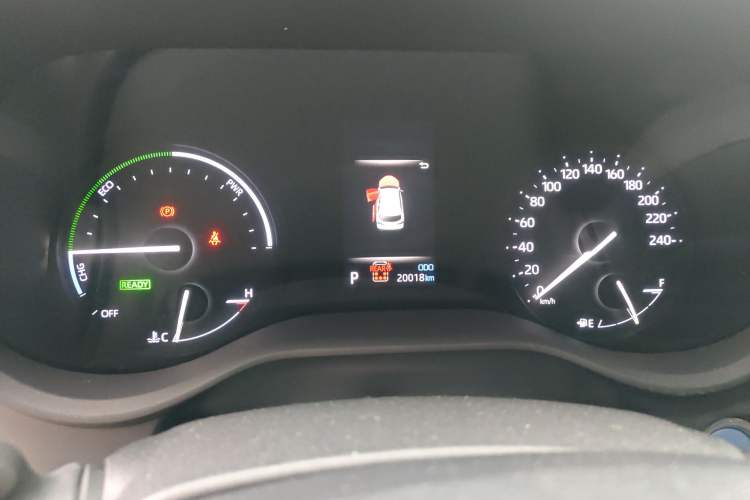 Used Toyota Sienna 2023 2.5L Hybrid Deluxe Edition