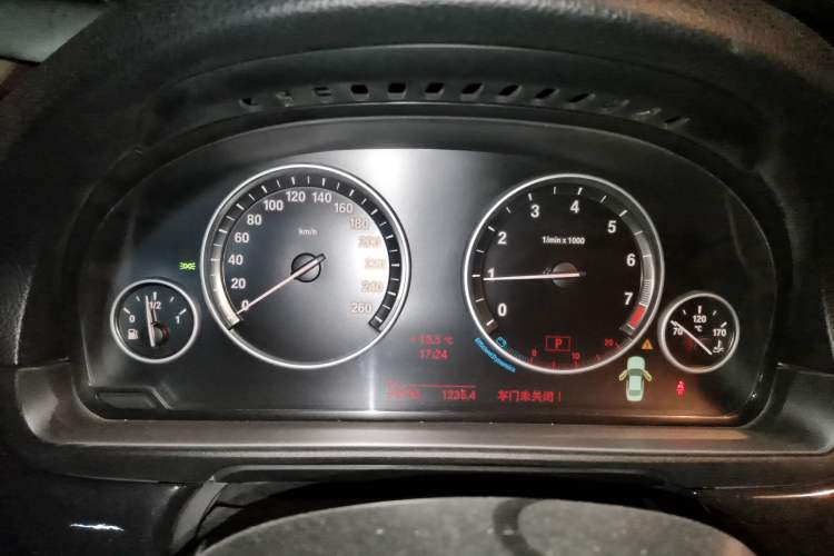 Used BMW 5 Series 2014 520Li Elegant Model
