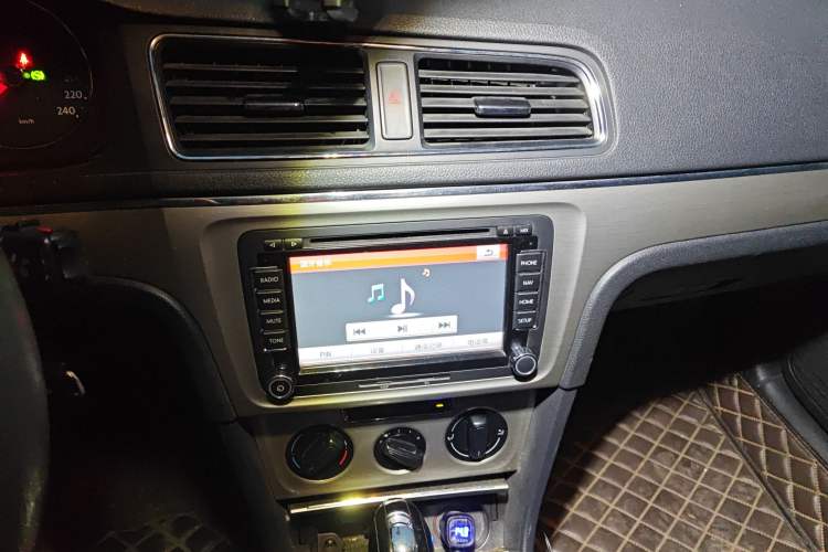 Used Volkswagen Lavida 2014 1.6L Automatic Sport Edition
